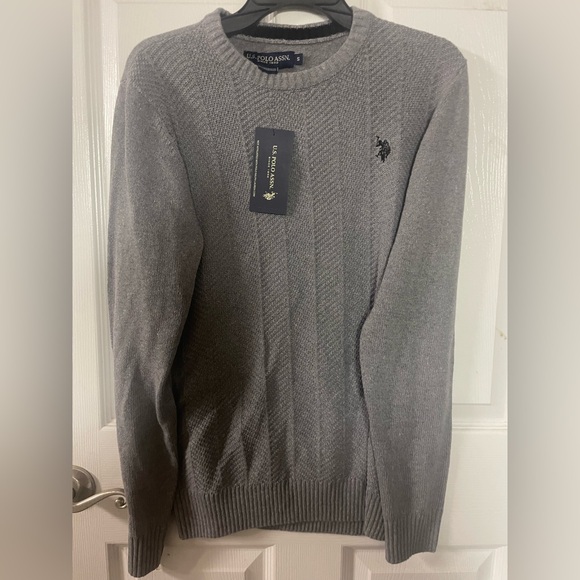 U.S. Polo Assn. Men's Gray Crewneck Sweater! NWT! Size small. - Picture 3 of 5